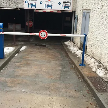 Agreable Avec Balcon Proche Des Pistes A Chamonix, Parking Inclus - Fr-1-517-52 * Chamonix